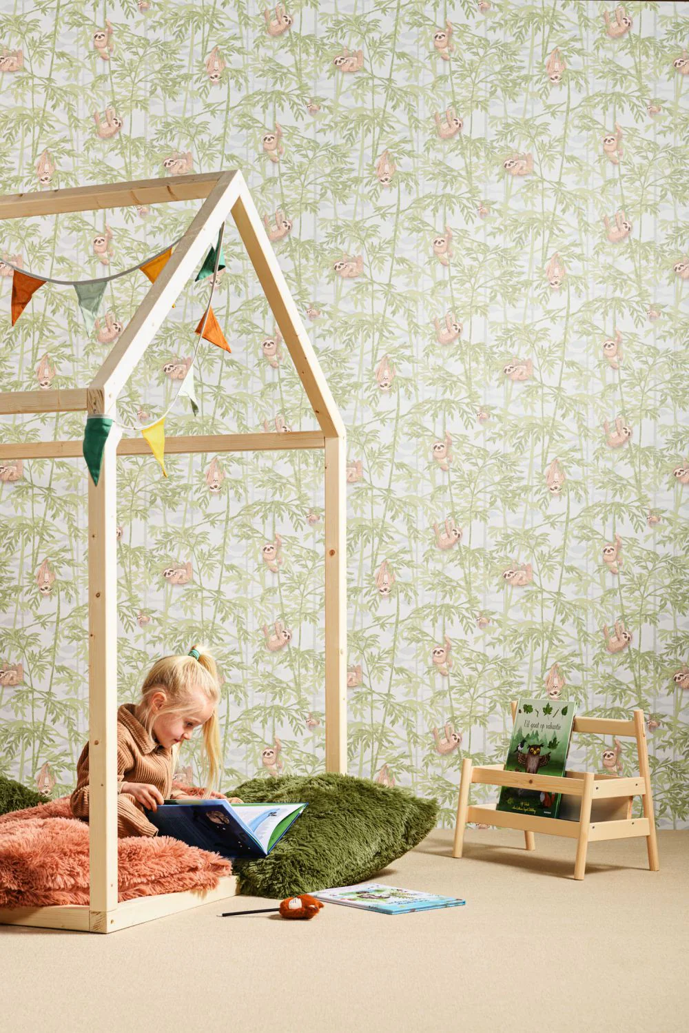Hanging in There Wallpaper | 220711 - Image 2